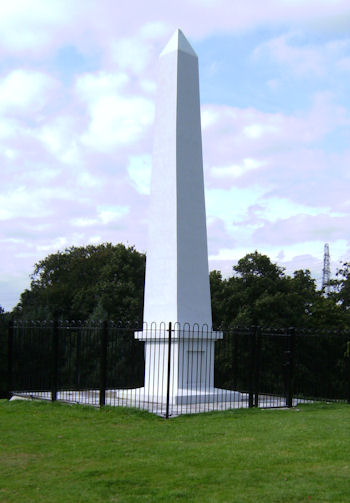 obelisk2009b.jpg
